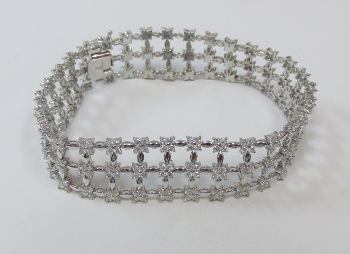 Diamond 18K White Gold Floral Design Bracelet