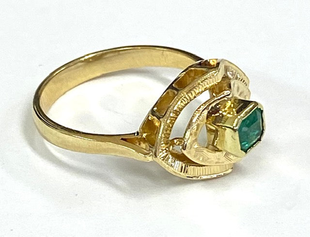 Emerald 18K Yellow Gold Ring