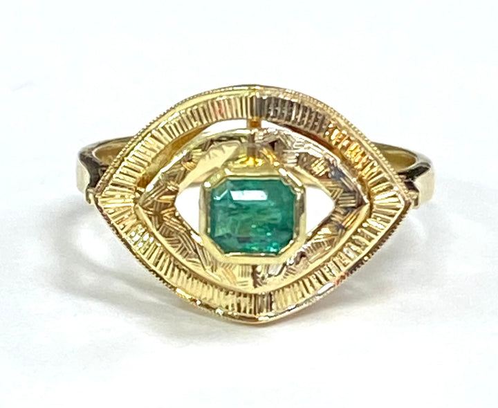 Emerald 18K Yellow Gold Ring
