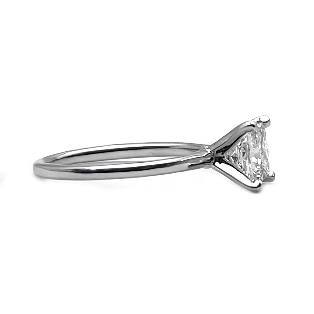 1.12 Carat VS2 E IGI Lab Grown Diamond 14K WG Ring