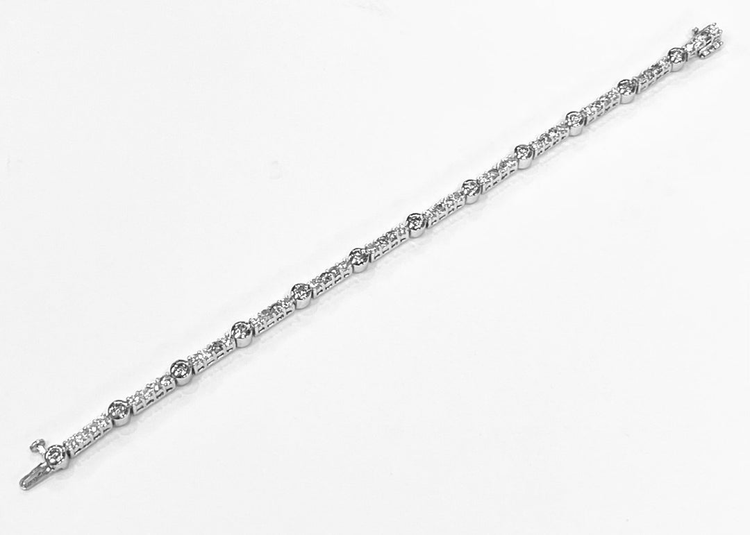 Diamond 18K White Gold Tennis Bracelet