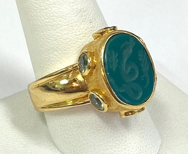 Chrysoprase Quartz 18K Yellow Gold Ring