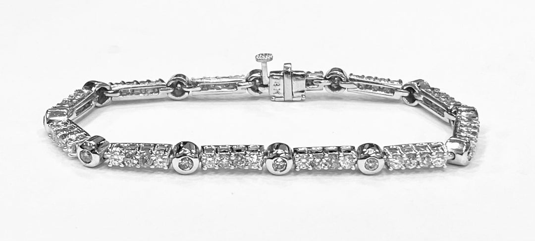 Diamond 18K White Gold Tennis Bracelet