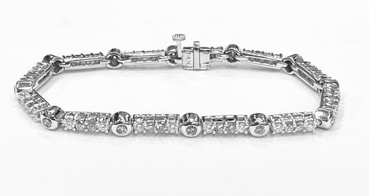 Diamond 18K White Gold Tennis Bracelet