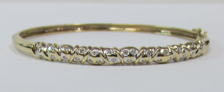 Diamond 18K Yellow Gold Bangle Bracelet