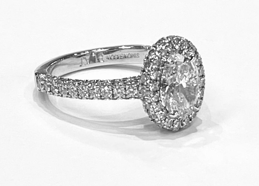 1.01 Carat VVS2 H Oval Brilliant Cut Diamond Platinum Ring