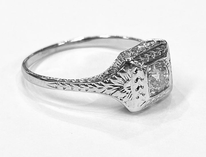 Art Deco Diamond 18K White Gold Ring