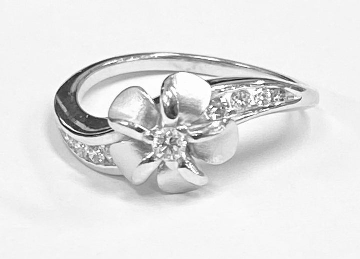 Diamond 10K White Gold Floral Design Ring