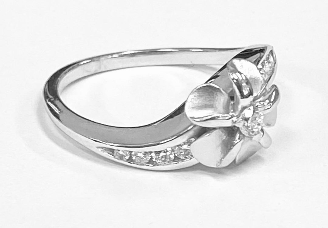 Diamond 10K White Gold Floral Design Ring