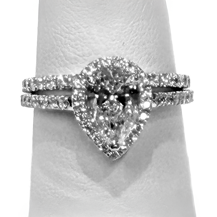 1.00 Carat F SI2 GIA Pear Shaped Diamond 14K WG Wedding Ring Set