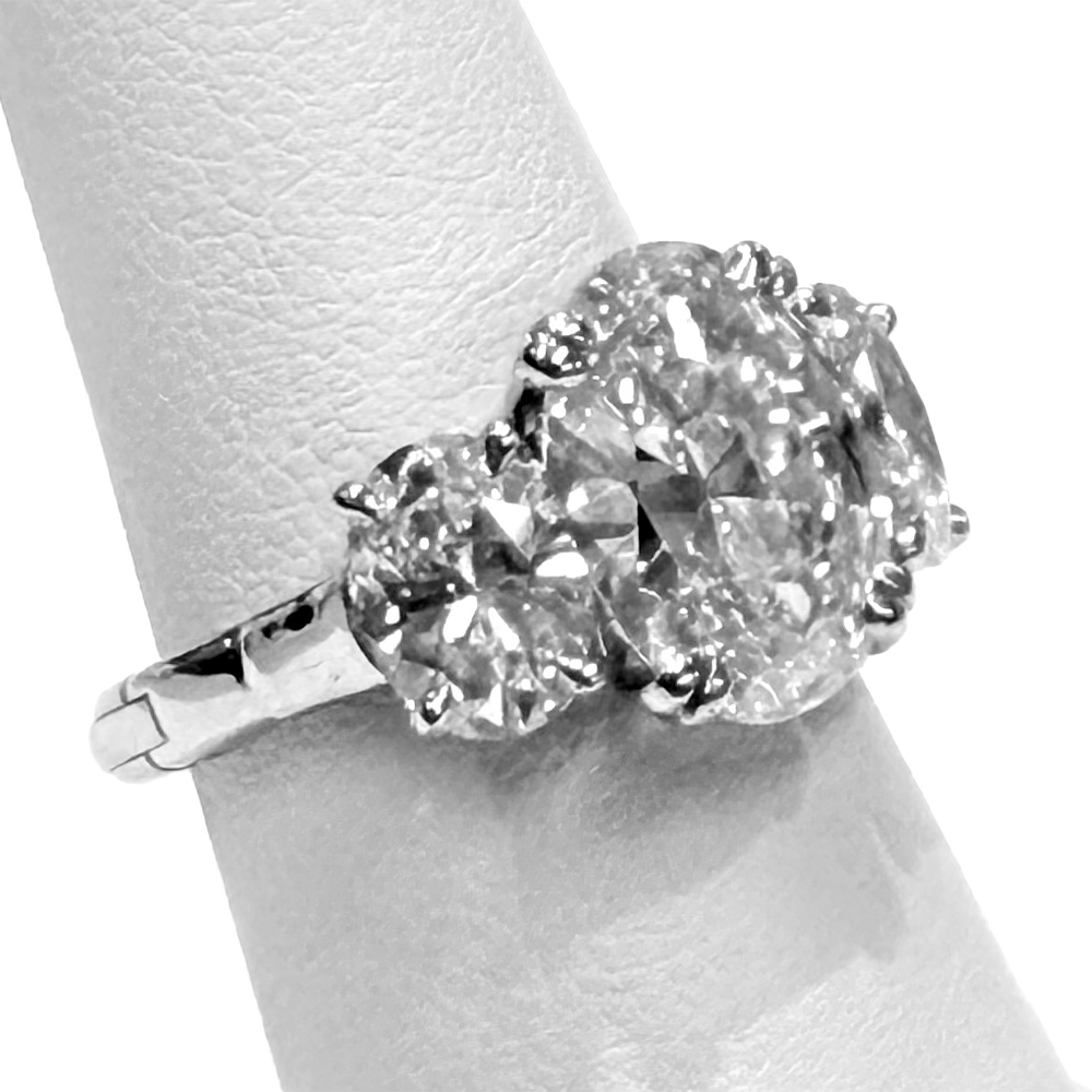 2.72 Carat Oval Brilliant Cut Diamond, Diamond 18KWG Ring
