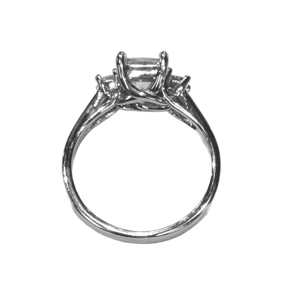 1.05 Carat I VS1 IGI Princess Cut Diamond Platinum Ring